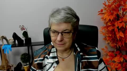 I R I S online show from 12/12/24, 11:07