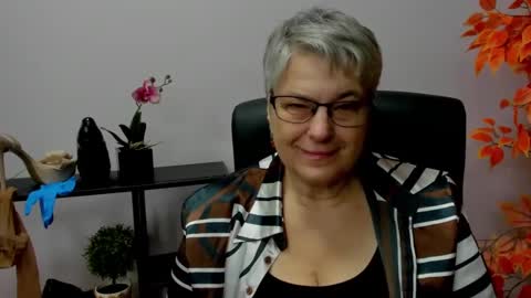 I R I S online show from 12/18/24, 07:26