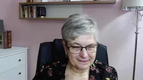 I R I S online show from 12/23/24, 10:32