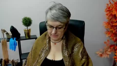 I R I S online show from 01/28/25, 10:45