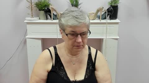 I R I S online show from 12/15/25, 07:12