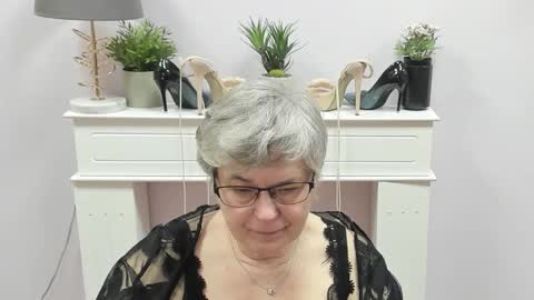 I R I S online show from 02/17/26, 07:16