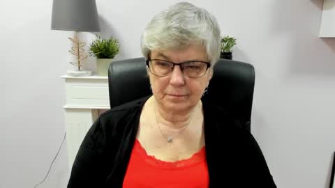 Snapshot of iris_xdesire chatting on 04/24/26, 07:44 I R I S online show from 04/24/26, 07:44