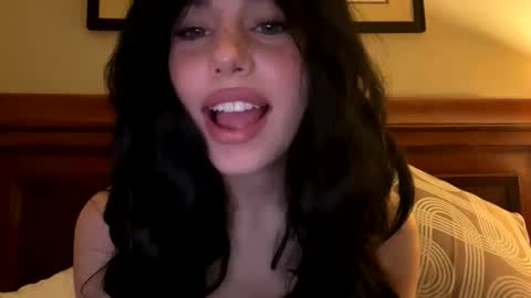 irisbabyyyyyyy online show from 04/19/26, 05:18