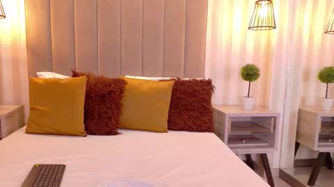 Iris  online show from 12/14/25, 01:38