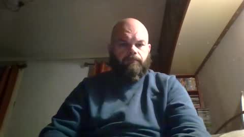 Snapshot of irishadz chatting on 10/17/25, 01:42 irishadz online show from 10/17/25, 01:42