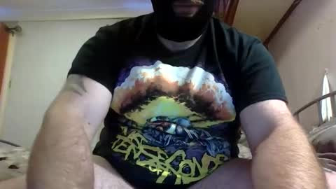 Snapshot of irishadz chatting on 11/16/25, 03:06 irishadz online show from 11/16/25, 03:06