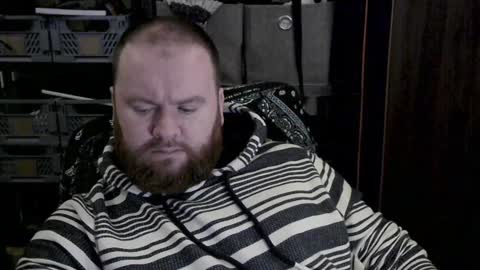 twitter theirishman205 online show from 12/19/24, 05:40