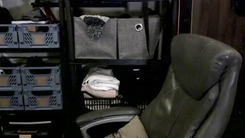 twitter theirishman205 online show from 12/28/24, 09:40