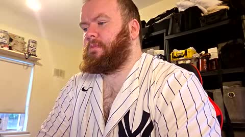 twitter theirishman205 online show from 12/14/25, 10:09