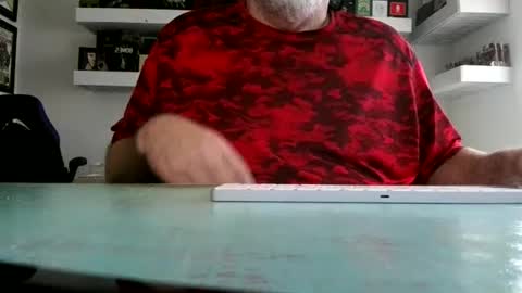 Snapshot of irishdudeloveoib chatting on 02/10/25, 02:26 Irishdudelove online show from 02/10/25, 02:26