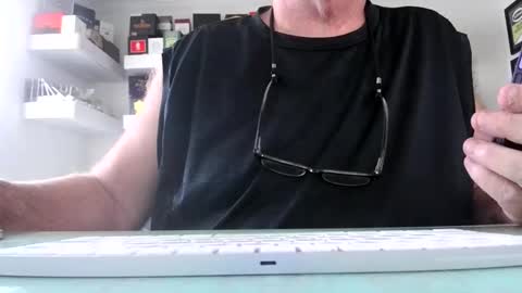 Snapshot of irishdudeloveoib chatting on 11/26/25, 04:52 Irishdudelove online show from 11/26/25, 04:52