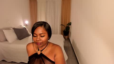 Snapshot of irismoon777 chatting on 11/09/25, 08:01 Rose online show from 11/09/25, 08:01