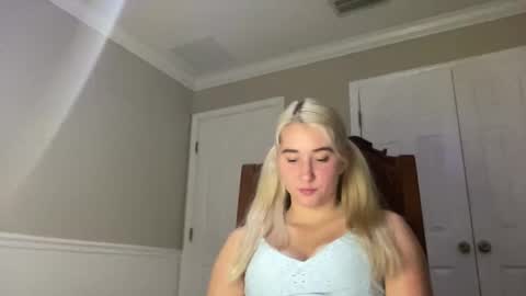 Irispink1 online show from 12/18/25, 02:50