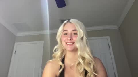 Irispink1 online show from 12/21/25, 09:11