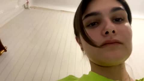 irisss31 online show from 12/17/24, 04:43