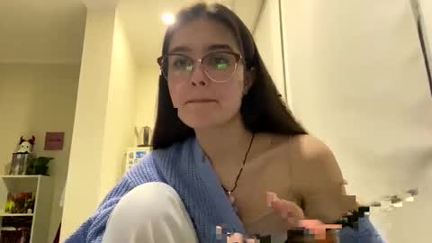 Snapshot of irisss31 chatting on 05/13/26, 07:00 irisss31 online show from 05/13/26, 07:00