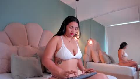 Snapshot of irlys_naia chatting on 06/15/26, 01:24 Irlys Naia online show from 06/15/26, 01:24