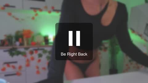 Snapshot of irma_dust chatting on 10/17/25, 07:44 IRMA FOLLOW ME online show from 10/17/25, 07:44