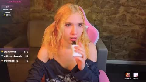 Snapshot of iron_adele chatting on 02/06/26, 02:27 Iron Adele online show from 02/06/26, 02:27