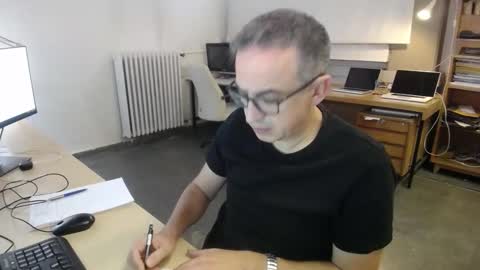 Snapshot of ironchrome chatting on 10/06/25, 04:32 IronChrome online show from 10/06/25, 04:32