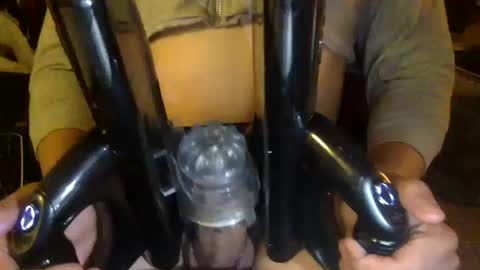 Snapshot of ironman_2295 chatting on 10/14/25, 03:07 FRANSISCO online show from 10/14/25, 03:07