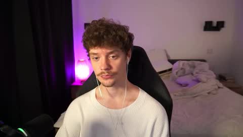 Sam online show from 10/09/25, 04:27