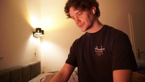 Sam online show from 11/21/25, 09:57