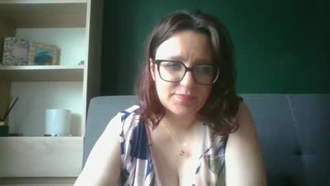 Snapshot of irresistibleparis chatting on 06/01/26, 05:20 Paris online show from 06/01/26, 05:20