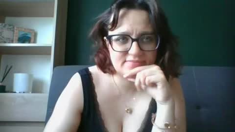 Snapshot of irresistibleparis chatting on 07/08/26, 05:23 Paris online show from 07/08/26, 05:23