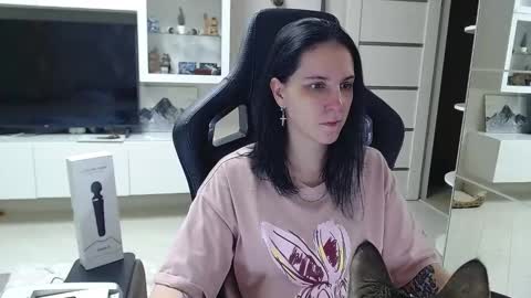 Snapshot of irwi_tomboy chatting on 12/02/24, 11:07 Irwi Tomboy online show from 12/02/24, 11:07