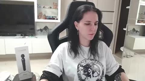 Snapshot of irwi_tomboy chatting on 02/21/25, 06:04 Irwi Tomboy online show from 02/21/25, 06:04