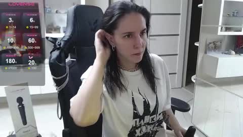 Snapshot of irwi_tomboy chatting on 10/21/25, 09:04 Irwi Tomboy online show from 10/21/25, 09:04