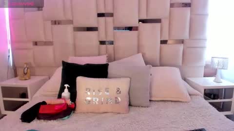 isa  rose online show from 10/20/25, 12:05