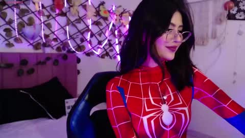 isabela online show from 10/31/25, 06:03