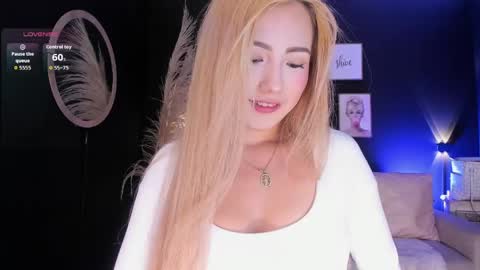 Snapshot of isa_cortes_ chatting on 05/16/26, 10:41 Isa Cortes online show from 05/16/26, 10:41