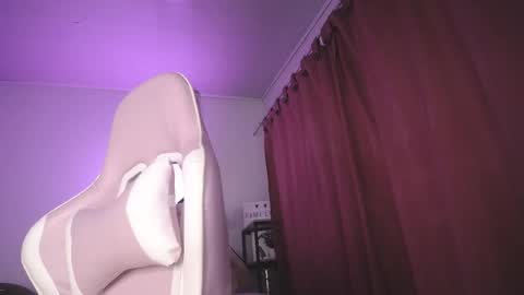 Isabella  online show from 12/15/25, 10:52