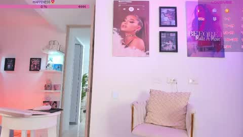 Snapshot of isa_greey chatting on 04/29/26, 05:06 isabella online show from 04/29/26, 05:06