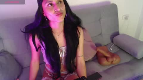 Snapshot of isa_hall chatting on 02/20/25, 02:40 Isabella Hall online show from 02/20/25, 02:40