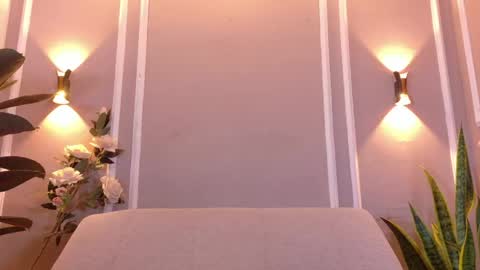 Snapshot of isa_kis_1 chatting on 05/22/26, 12:00 Isabella online show from 05/22/26, 12:00
