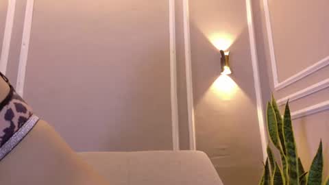 Snapshot of isa_kis_1 chatting on 06/25/26, 12:20 Isabella online show from 06/25/26, 12:20