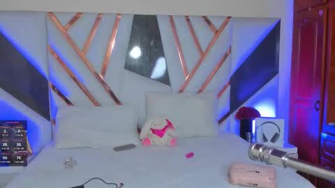 isa_kolins online show from 02/25/26, 10:03