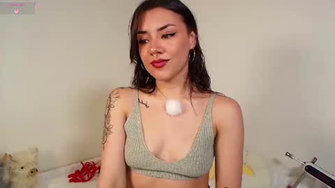 Isabella Laurentt  online show from 07/10/26, 05:59