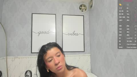Snapshot of isa_little4u chatting on 04/22/26, 10:17 online show from 04/22/26, 10:17