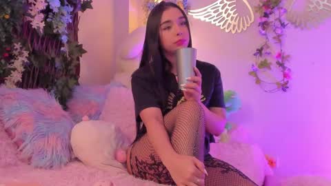 Isabella        online show from 09/27/25, 08:14