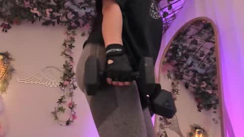 Isabella        online show from 01/31/26, 10:41