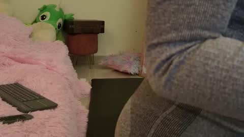 Isabella        online show from 03/09/26, 08:35