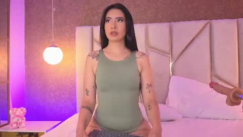 Snapshot of isa_roses chatting on 07/18/26, 07:28 isa online show from 07/18/26, 07:28