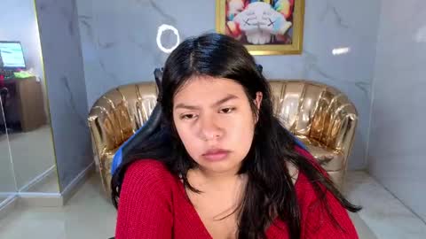 Snapshot of isa_s chatting on 05/25/26, 12:33 Isa online show from 05/25/26, 12:33