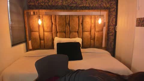  I S A  online show from 12/03/25, 11:52